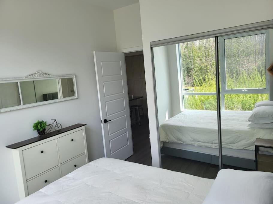 Cozy South View Suite Overlooking The Nature Trail Innisfil Exterior foto